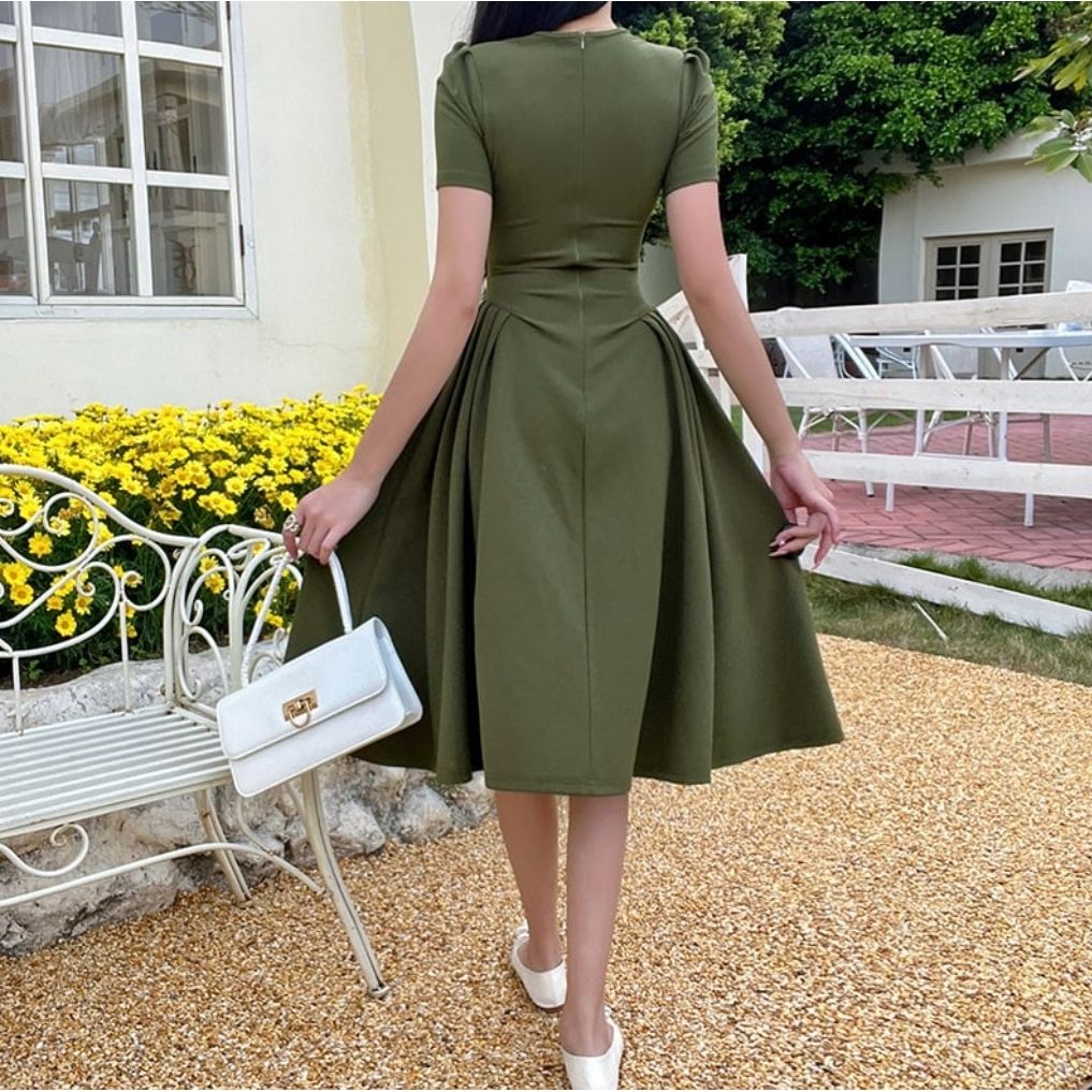 Primavera Poise– Elegant Spring Dress Short Sleeve