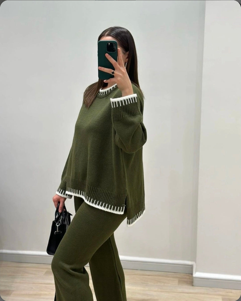 Elowen – Minimalist Solid-Color Two-Piece Set