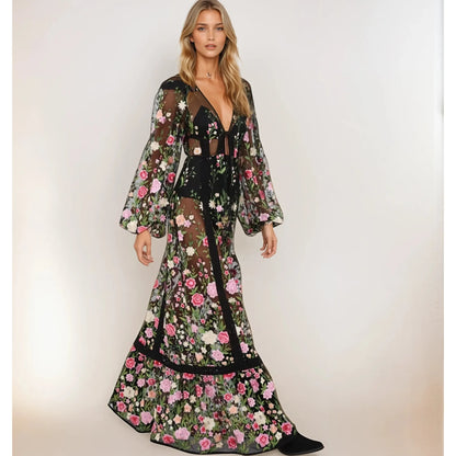 Rhea Dress Light. Graceful. Unmistakably chic