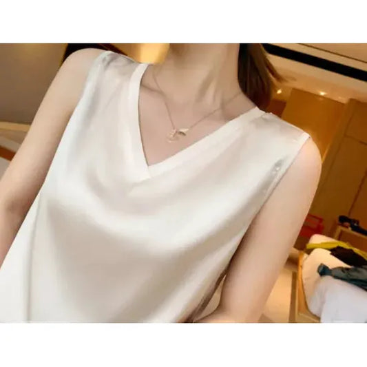 Avelyn Silk – Sleeveless Satin Blouse